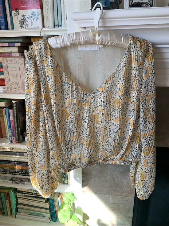 Astr Tops - Astr Yellow Floral V-Neck Long Sleeve Crop Blouse